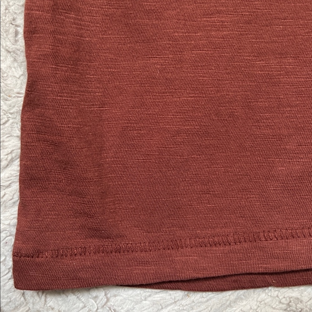 Universal Thread v-neck short sleeve t-shirt,
Size Medium, New with tags - Picture 16 of 16